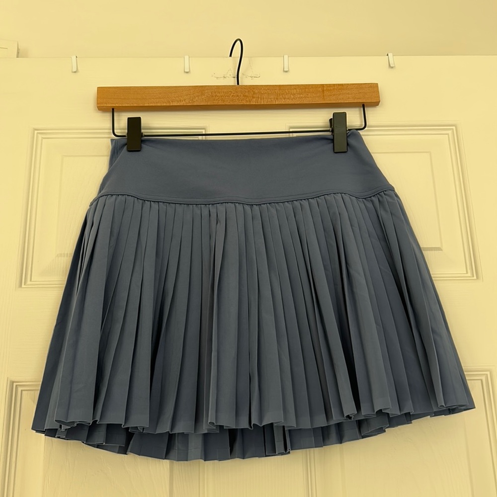 Aerie real me skort blue ruffled, medium, pockets